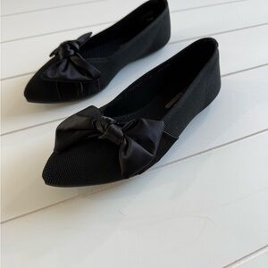 Skechers Cleo Black Satin Bow Flats Women’s 6.5